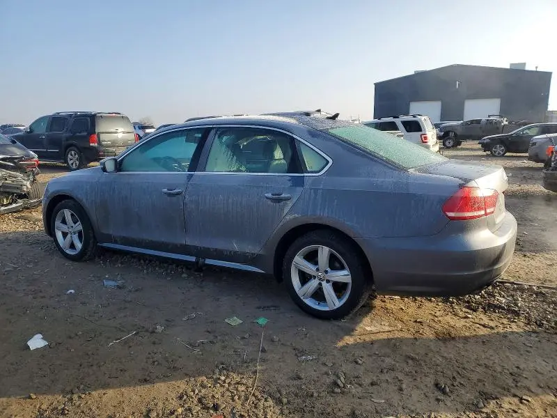 2013 VOLKSWAGEN PASSAT SE  