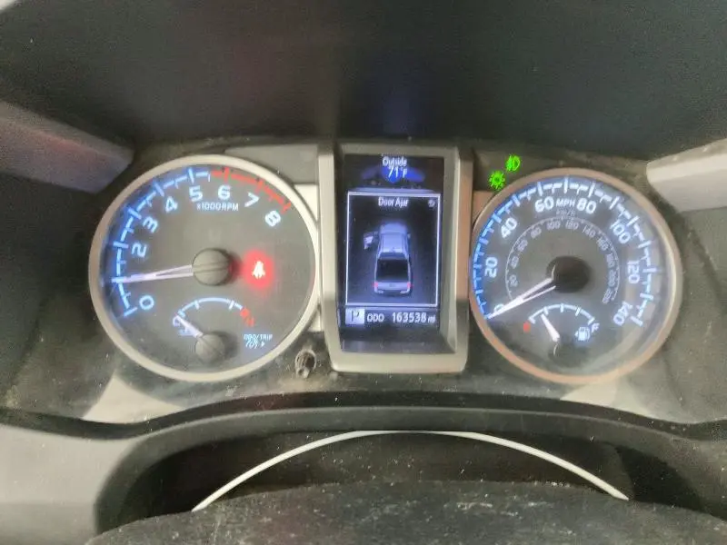 2018 TOYOTA TACOMA SR5  