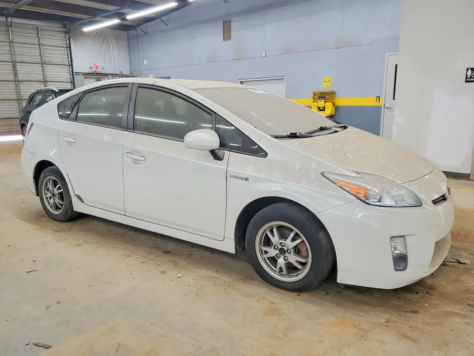 2010 TOYOTA PRIUS II  