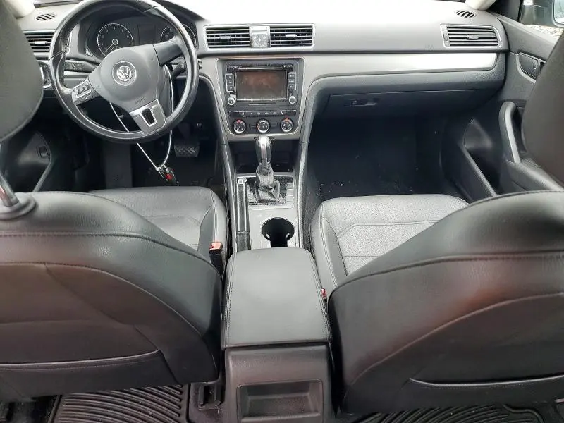 2015 VOLKSWAGEN PASSAT S  