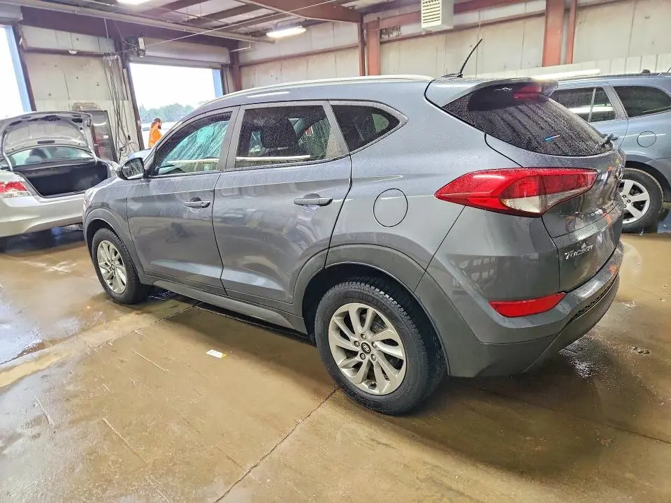 2016 HYUNDAI TUCSON SE  