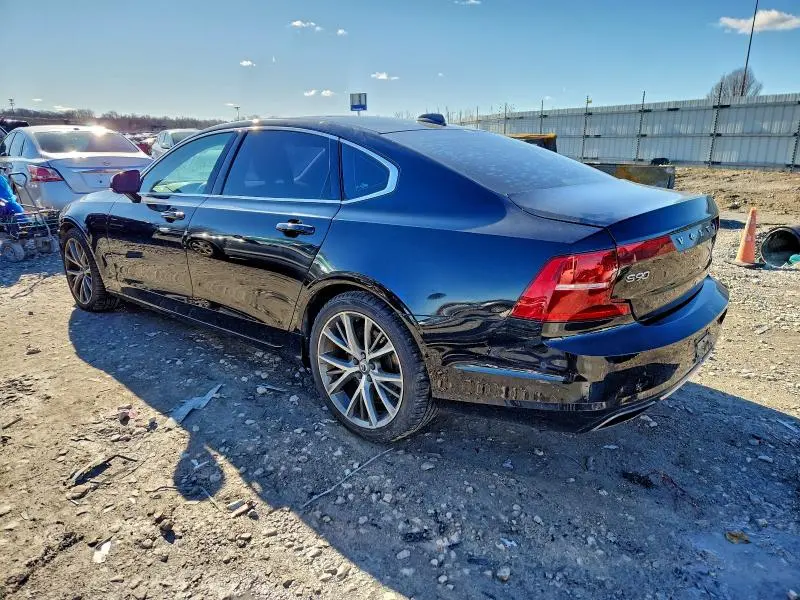 2018 VOLVO S90 T6 MOMENTUM  