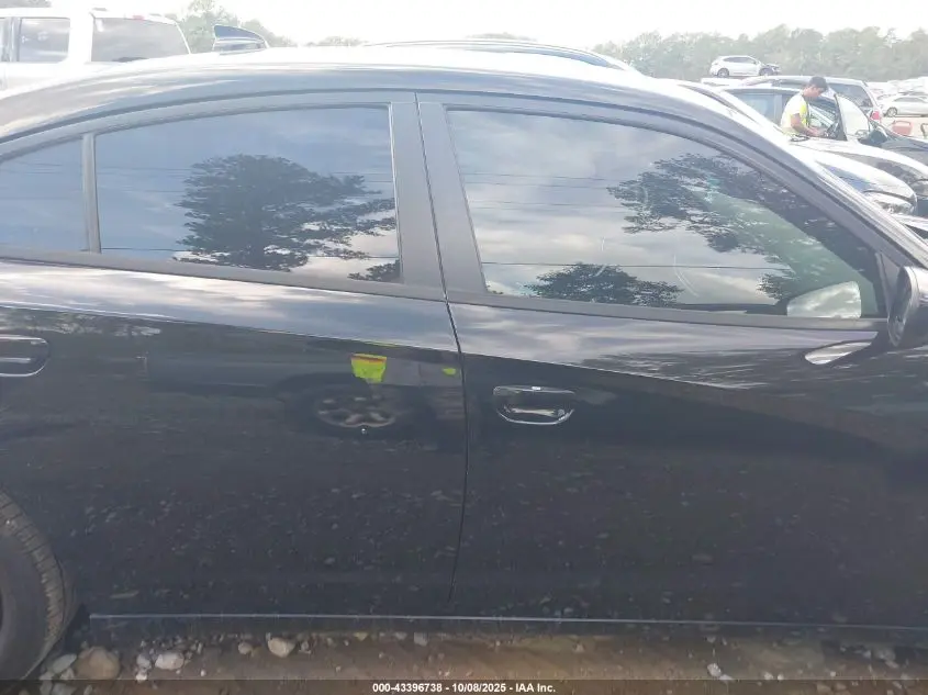 2016 DODGE CHARGER SXT