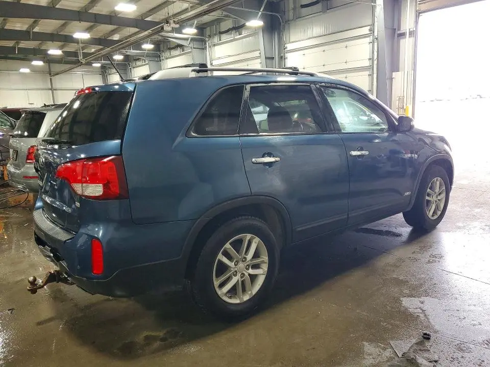 2015 KIA SORENTO LX  