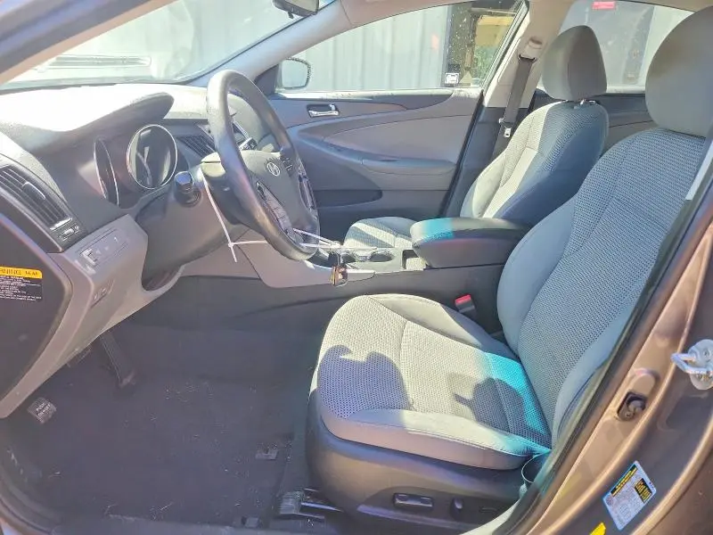 2012 HYUNDAI SONATA GLS  