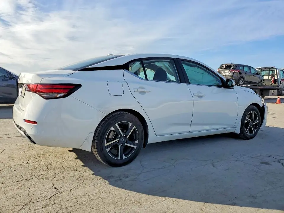 2025 NISSAN SENTRA SV  