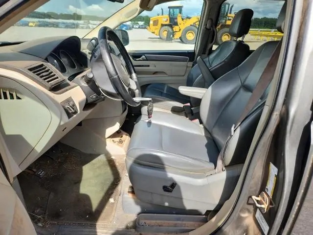 2010 VOLKSWAGEN ROUTAN SE  