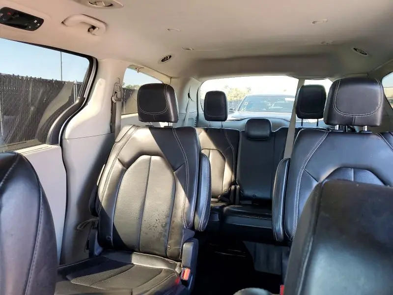 2020 CHRYSLER VOYAGER LXI  