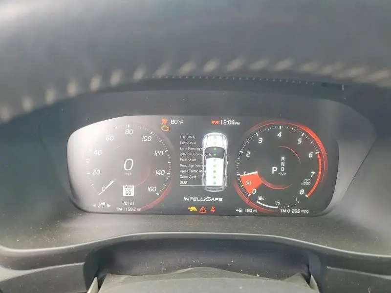 2019 VOLVO XC40 T5 MOMENTUM  