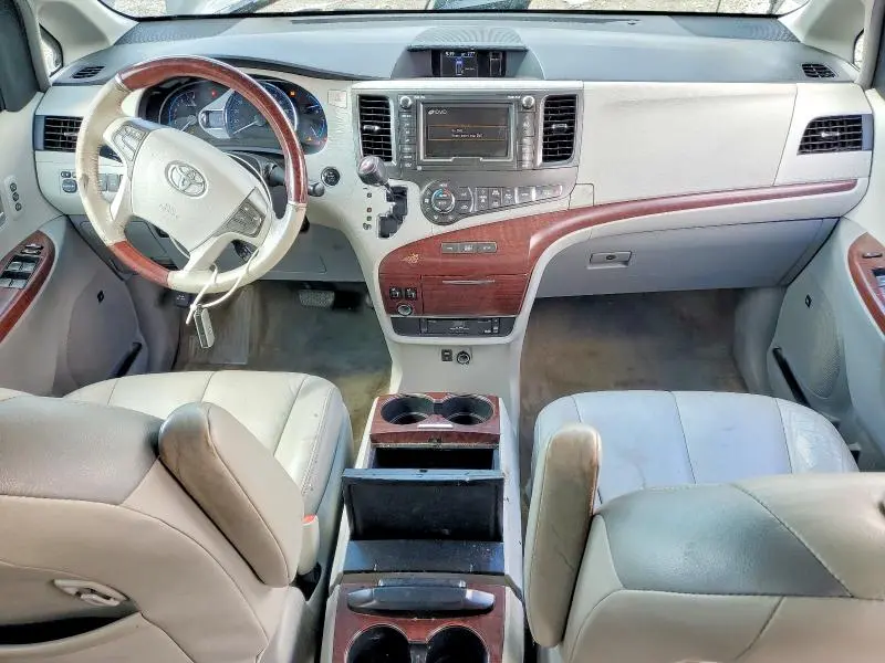 2013 TOYOTA SIENNA LIMITED 7-PASSENGER  