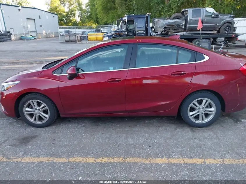 2018 CHEVROLET CRUZE LT AUTO