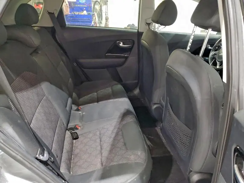 2022 KIA NIRO LX  
