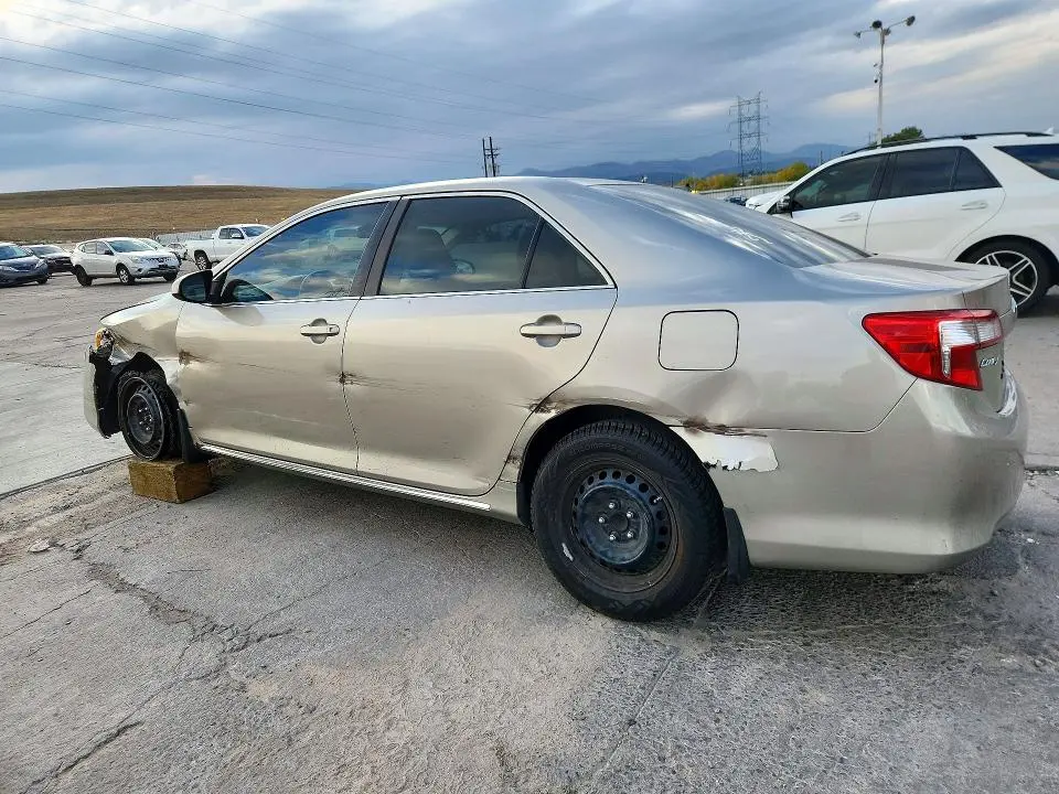 2013 TOYOTA CAMRY LE  