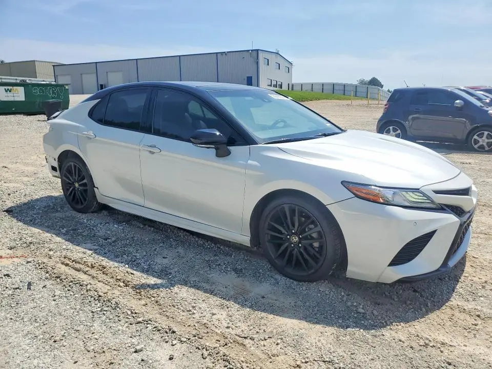 2018 TOYOTA CAMRY XSE  