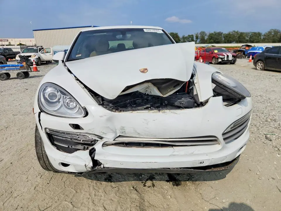2014 PORSCHE CAYENNE   