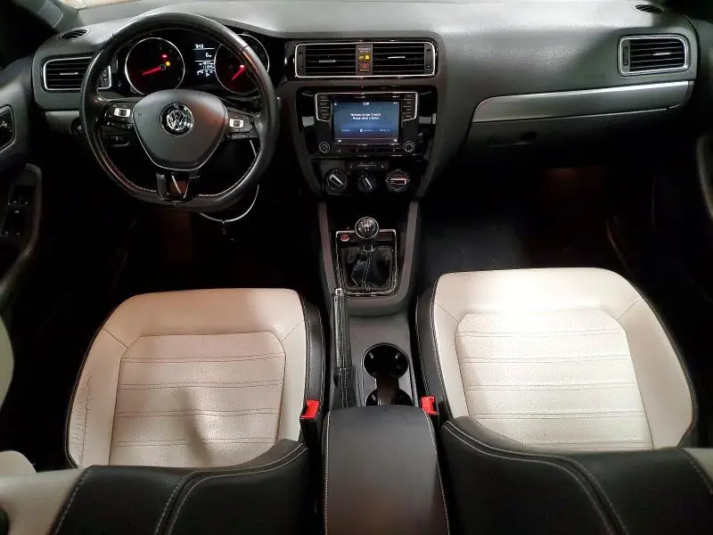 2016 VOLKSWAGEN JETTA SPORT  