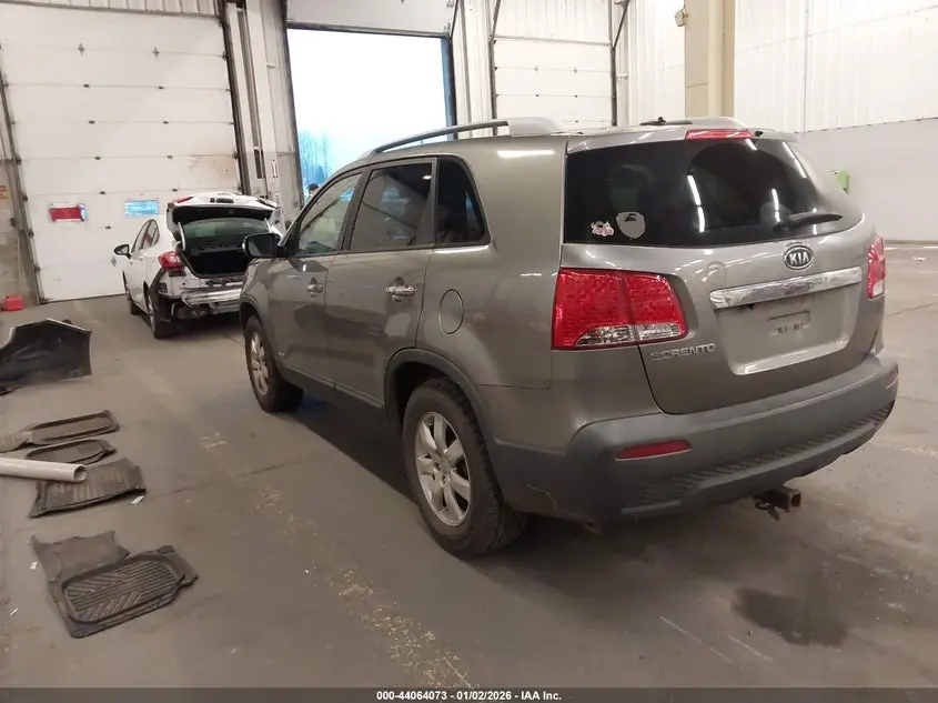 2013 KIA SORENTO LX V6