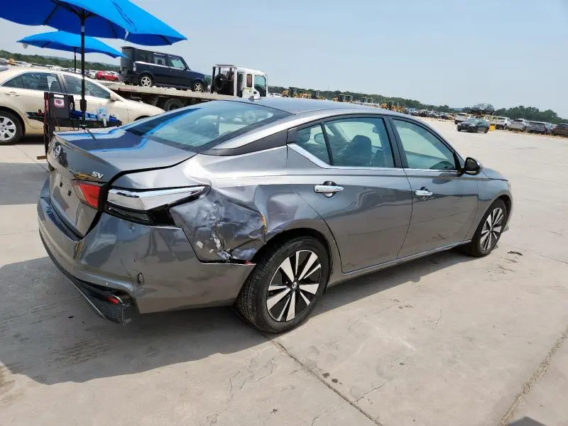2022 NISSAN ALTIMA SV  