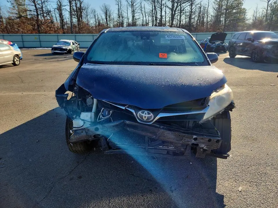 2018 TOYOTA SIENNA LE 8-PASSENGER  