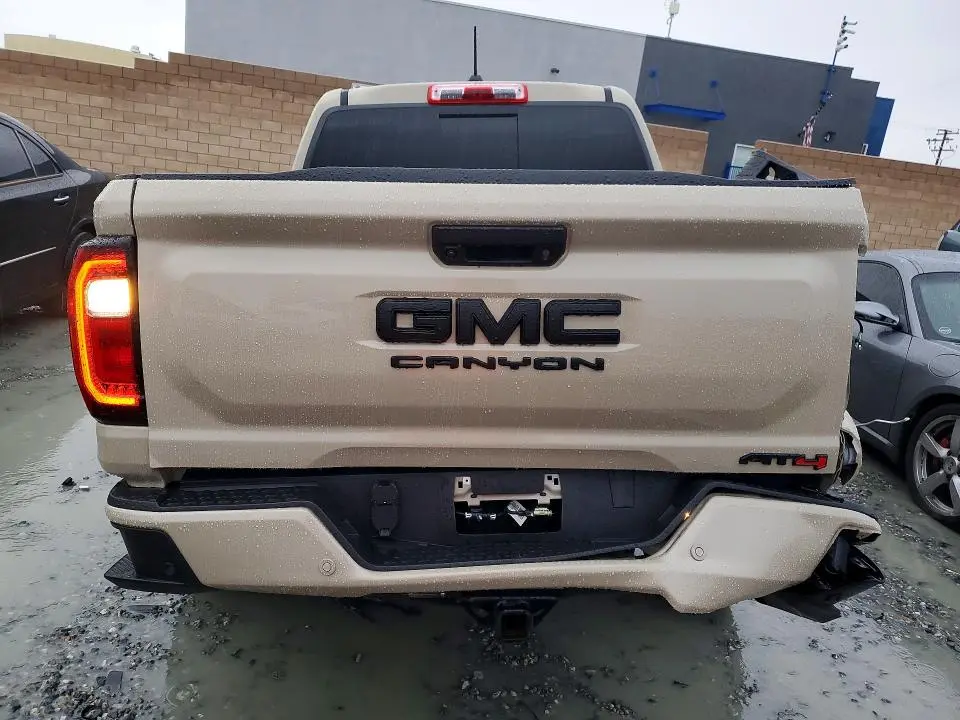 2024 GMC CANYON AT4  