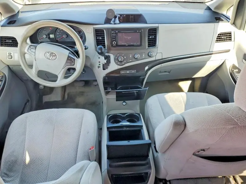 2012 TOYOTA SIENNA LE  