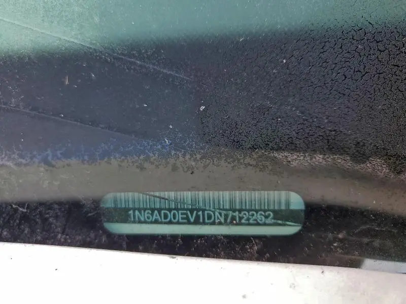 2013 NISSAN FRONTIER S  