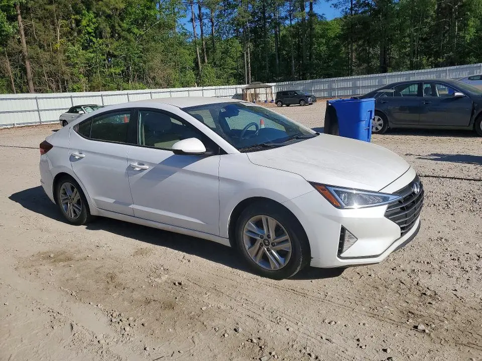 2020 HYUNDAI ELANTRA SEL  