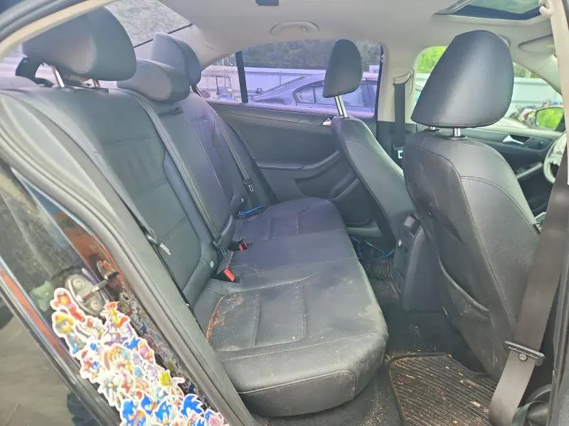 2012 VOLKSWAGEN JETTA SE  