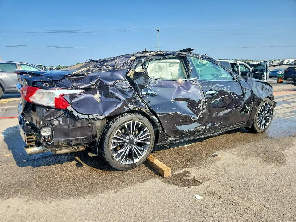 2017 NISSAN MAXIMA PLATINUM  