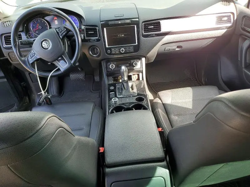 2014 VOLKSWAGEN TOUAREG V6  