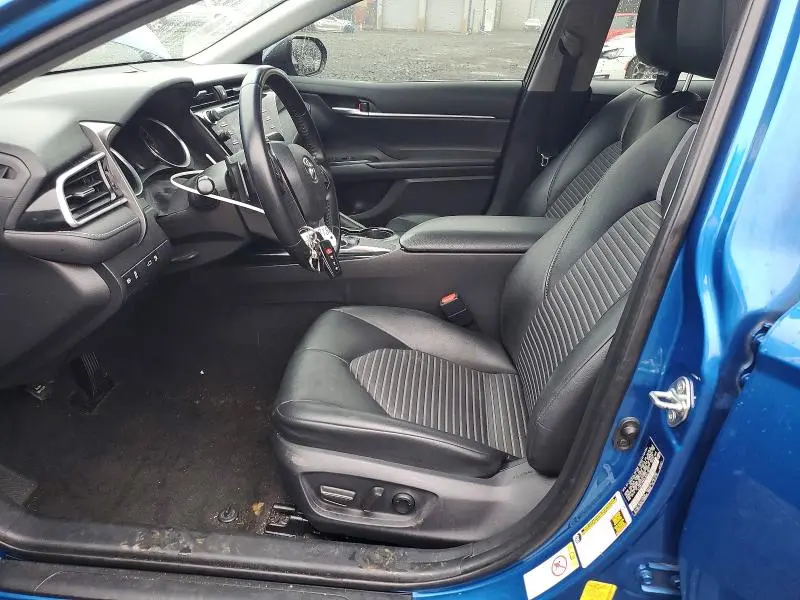 2018 TOYOTA CAMRY SE  