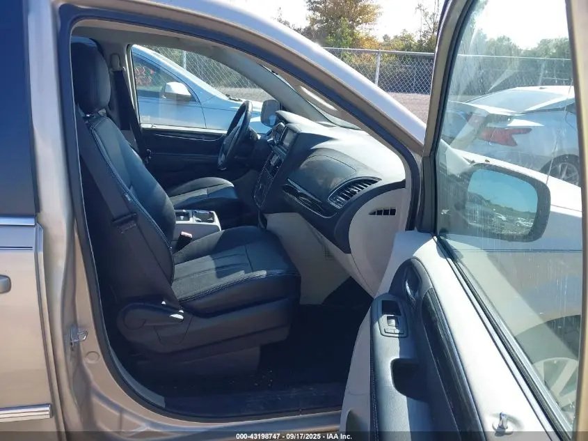 2016 CHRYSLER TOWN & COUNTRY TOURING