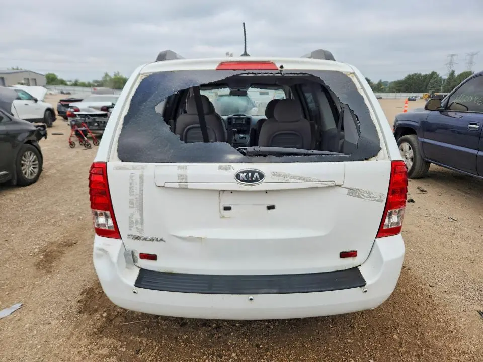 2011 KIA SEDONA LX  