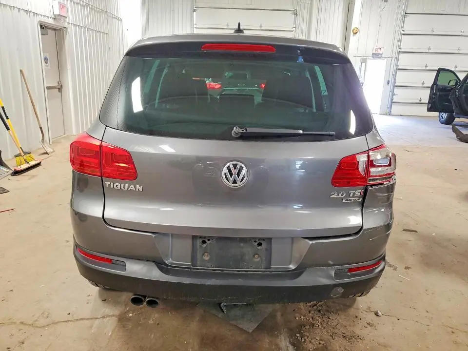 2014 VOLKSWAGEN TIGUAN S  