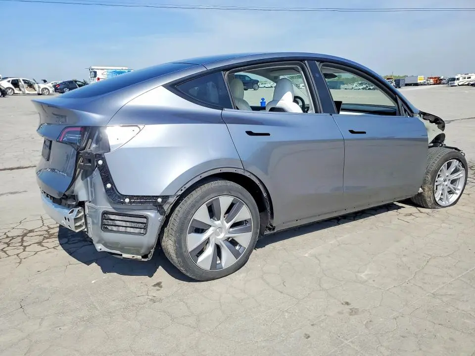 2024 TESLA MODEL Y   