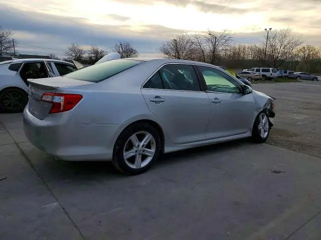 2013 TOYOTA CAMRY SE  