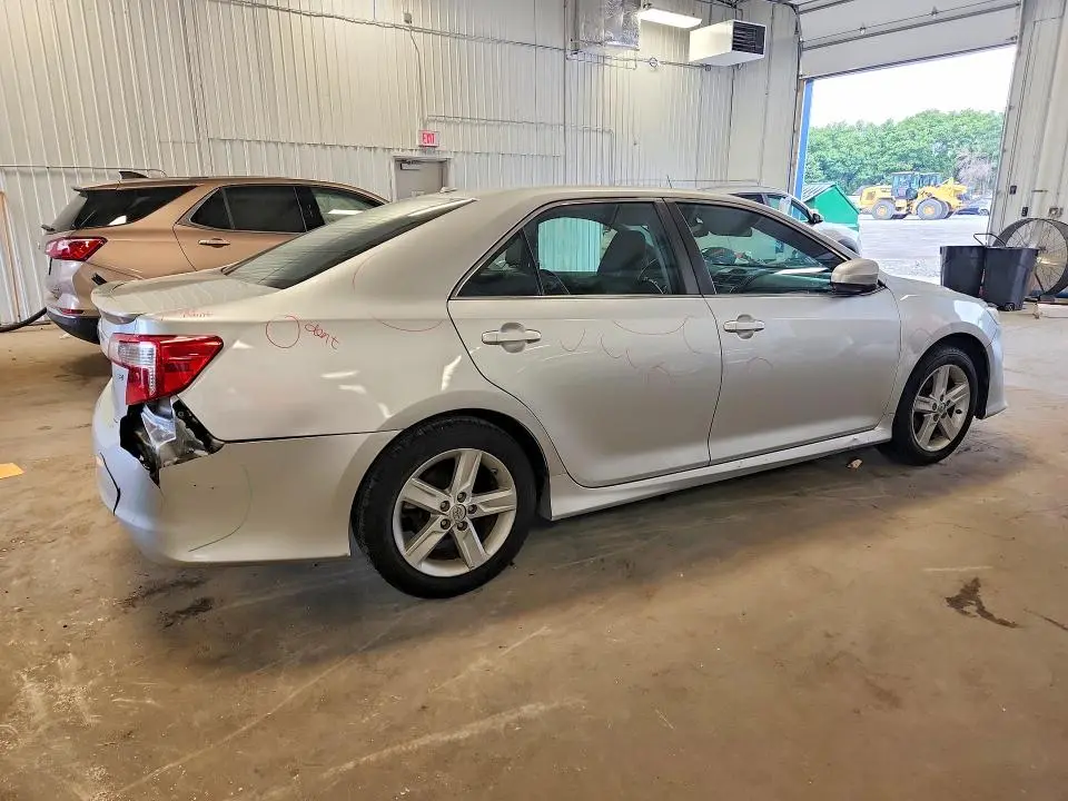 2013 TOYOTA CAMRY SE  