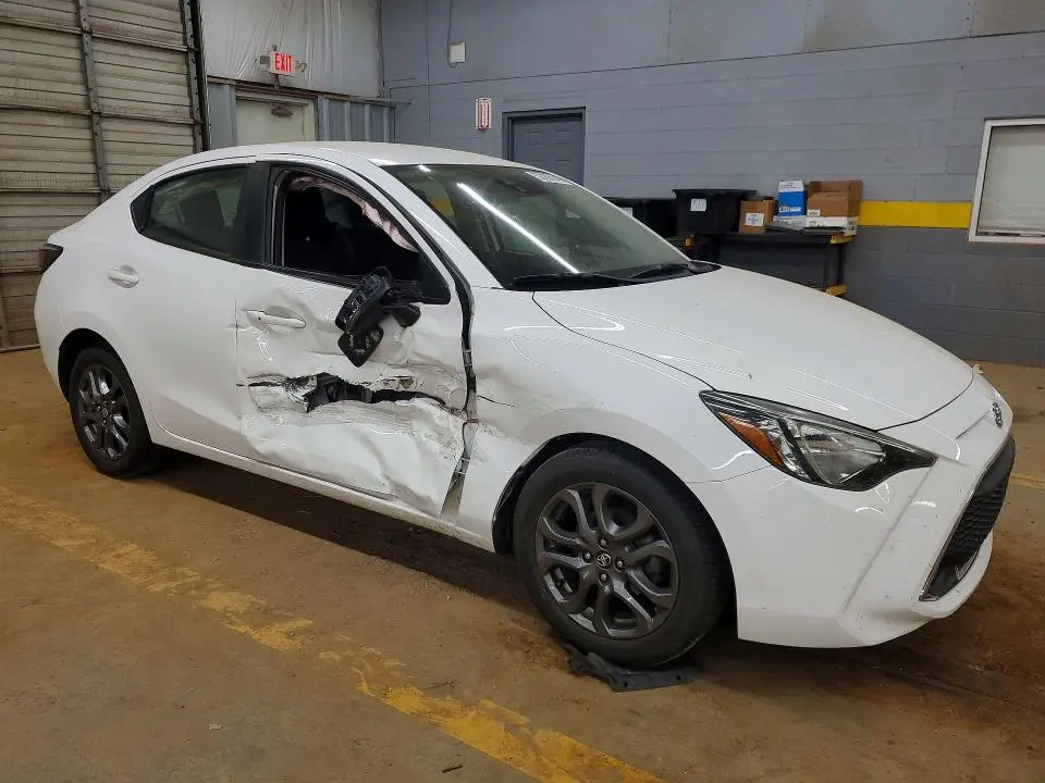 2019 TOYOTA YARIS LE  