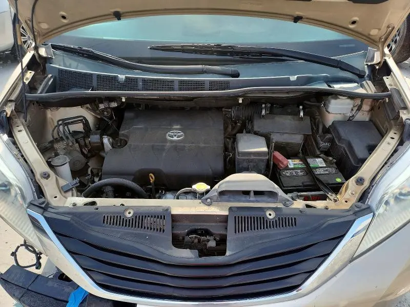 2012 TOYOTA SIENNA XLE 8-PASSENGER  