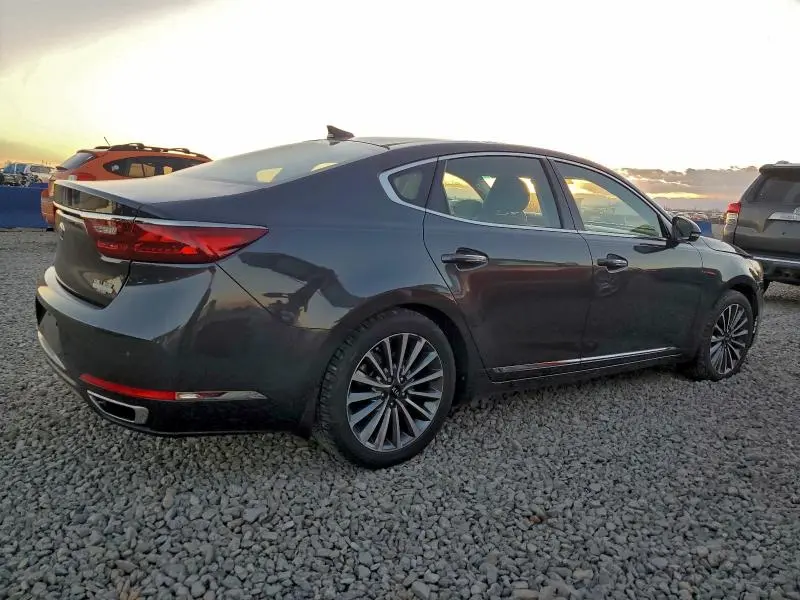2018 KIA CADENZA LUXURY  