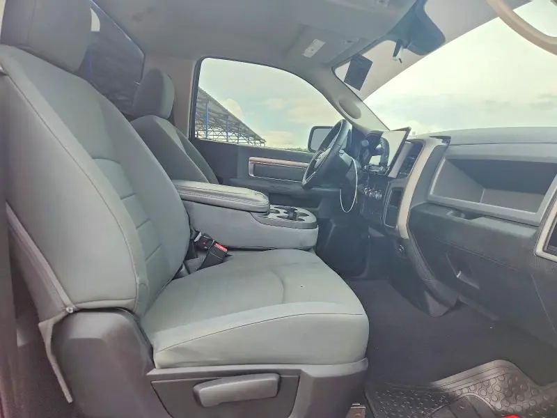 2013 RAM 1500 ST  