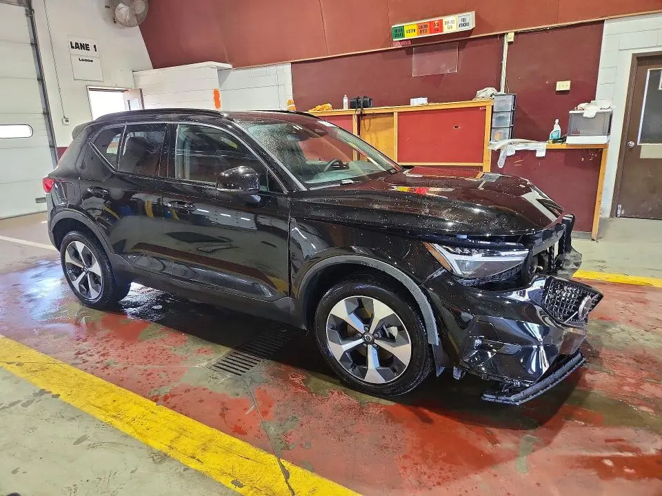 2026 VOLVO XC40 PLUS  