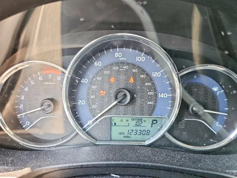 2014 TOYOTA COROLLA LE PLUS  