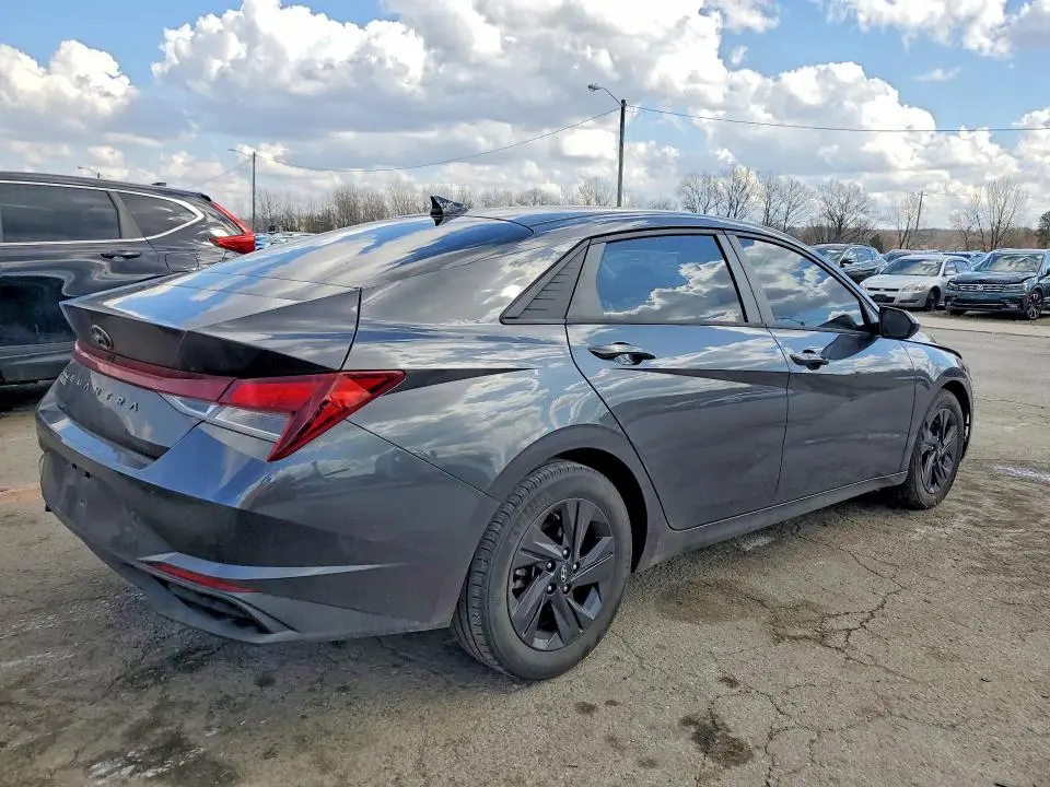 2021 HYUNDAI ELANTRA SEL  