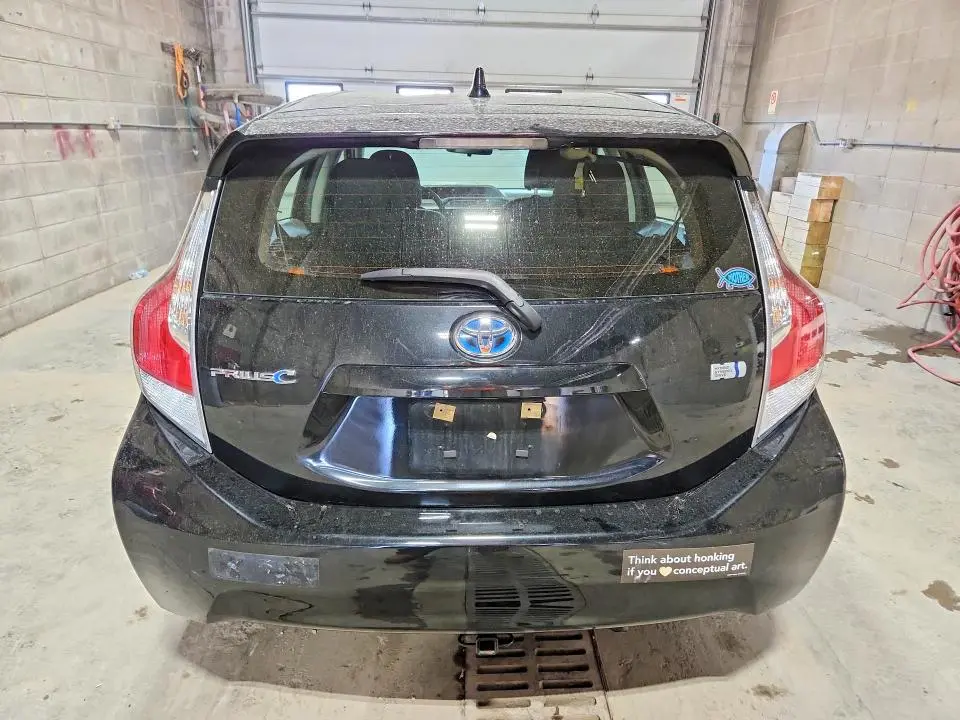 2016 TOYOTA PRIUS C TWO  