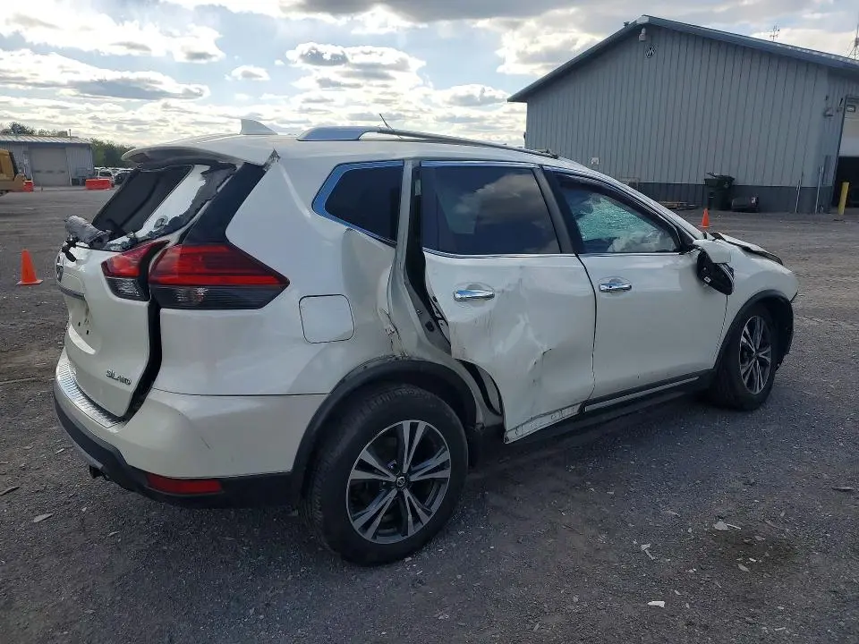 2017 NISSAN ROGUE SL  