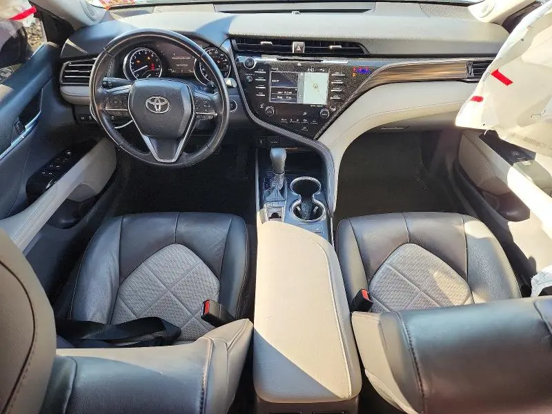 2019 TOYOTA CAMRY XLE  