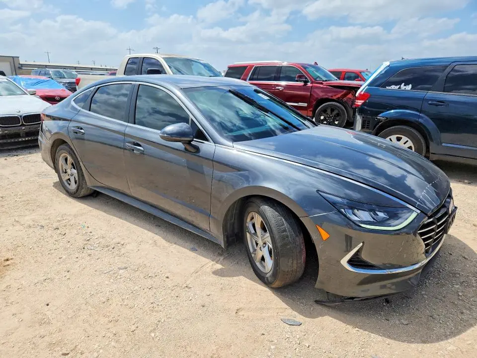2022 HYUNDAI SONATA SE  