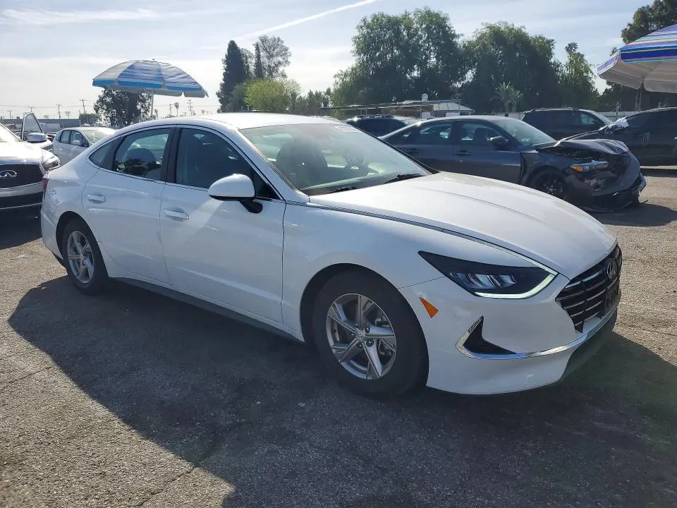 2022 HYUNDAI SONATA SE  