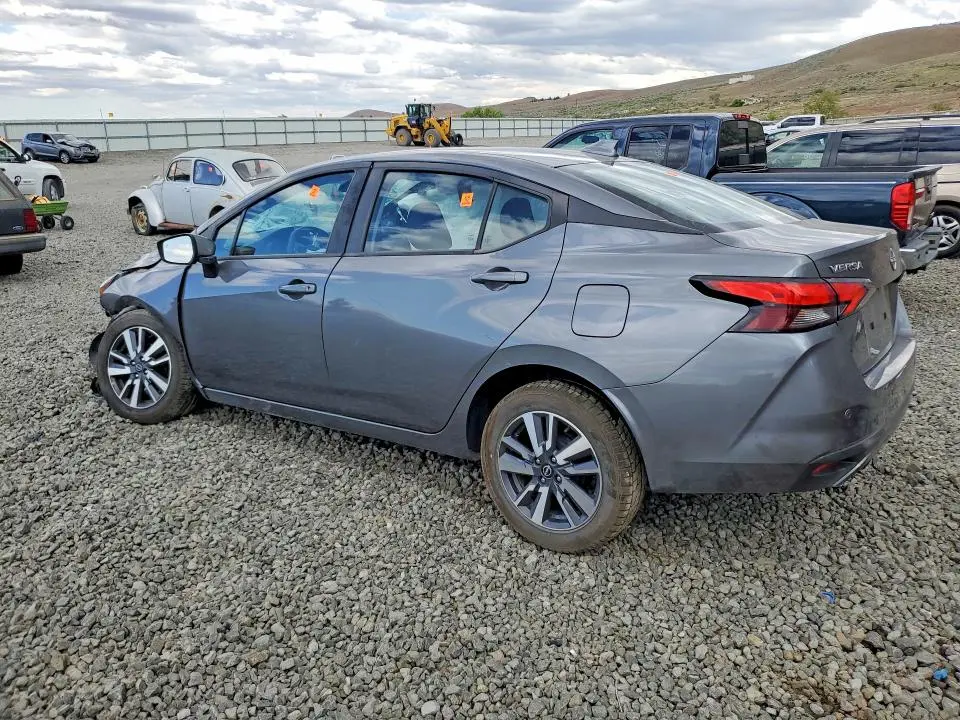 2023 NISSAN VERSA SV  